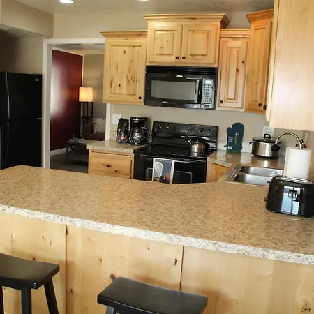 3 Queen Beds, 1 Twin Bed, 2 Rooms, 1 And A Half Bath, Self Check-In, Flexcation Equipped Idaho Falls Exterior photo