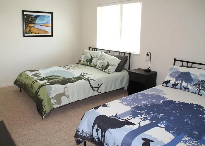 3 Queen Beds, 1 Twin Bed, 2 Rooms, 1 And A Half Bath, Self Check-In, Flexcation Equipped