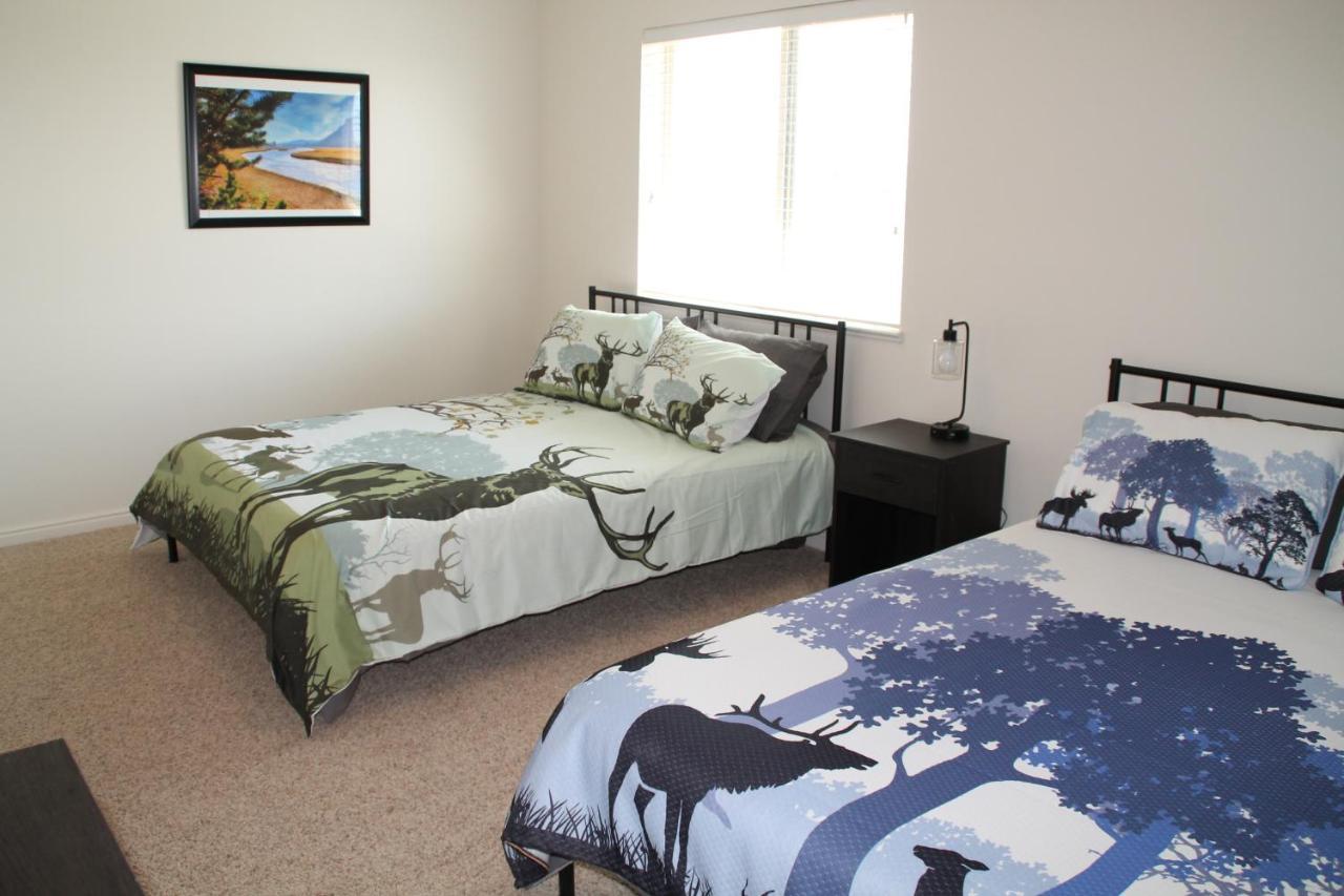 3 Queen Beds, 1 Twin Bed, 2 Rooms, 1 And A Half Bath, Self Check-in, Flexcation Equipped Idaho Falls