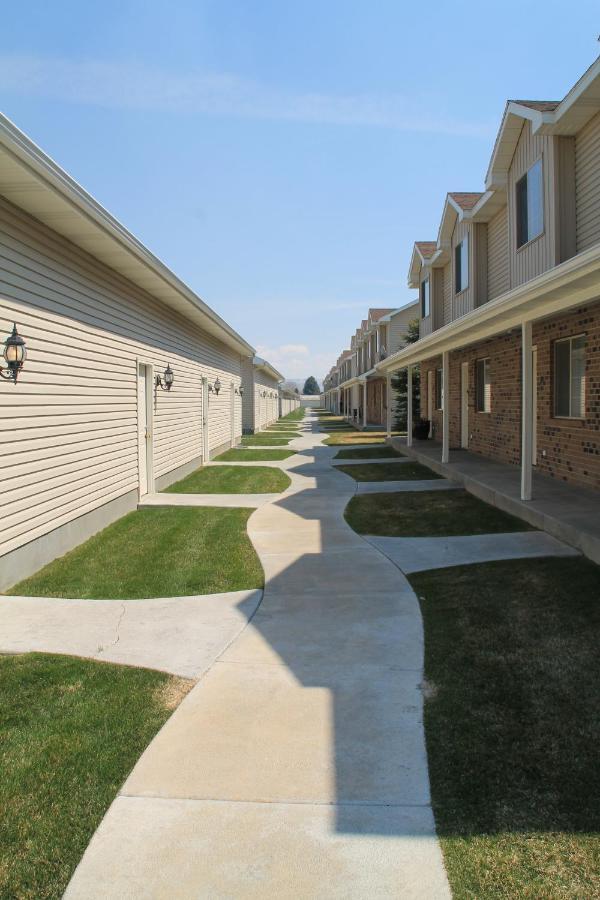 3 Queen Beds, 1 Twin Bed, 2 Rooms, 1 And A Half Bath, Self Check-in, Flexcation Equipped Holiday home *
